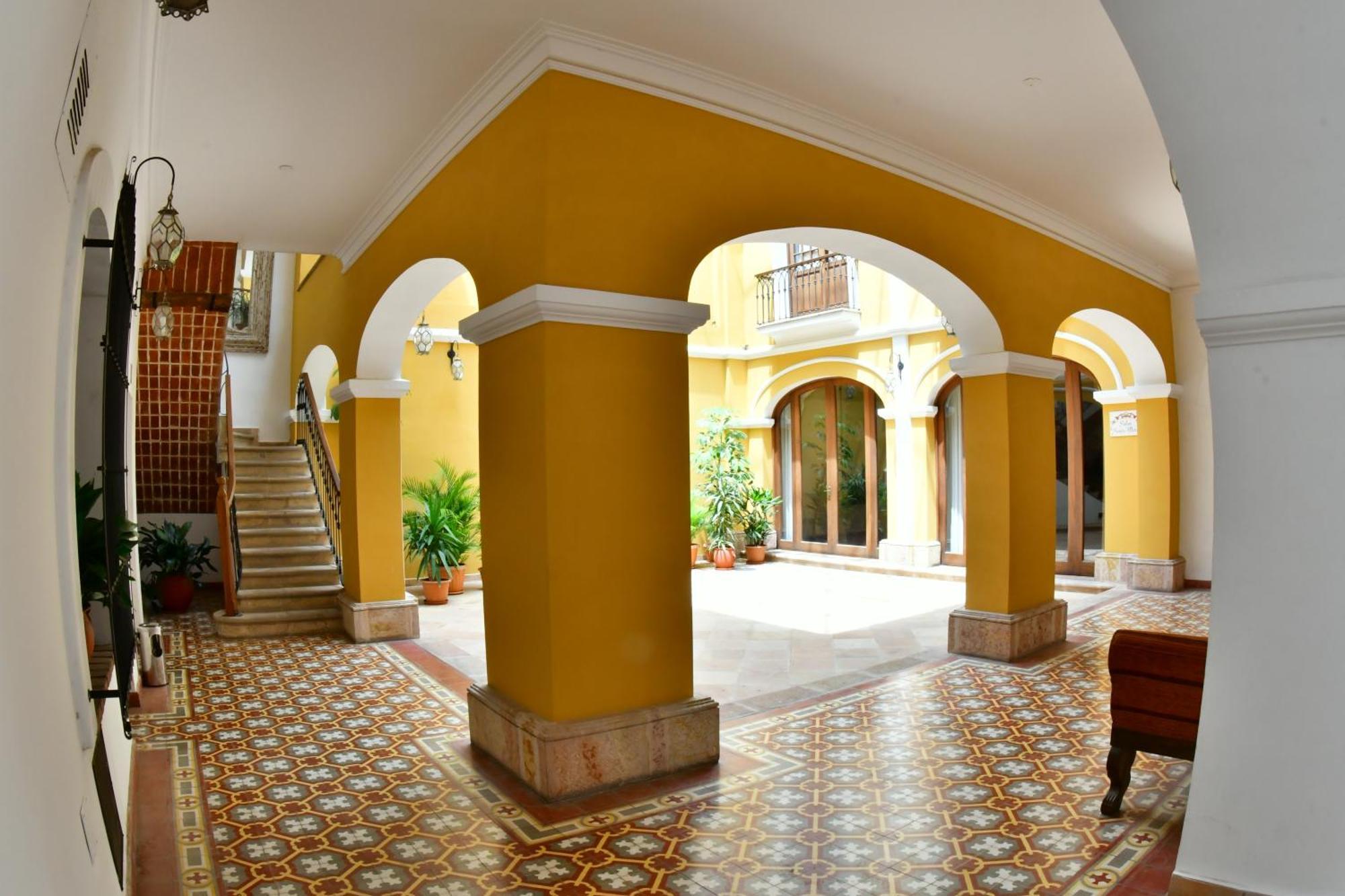 סוקרה Parador Santa Maria La Real מראה חיצוני תמונה