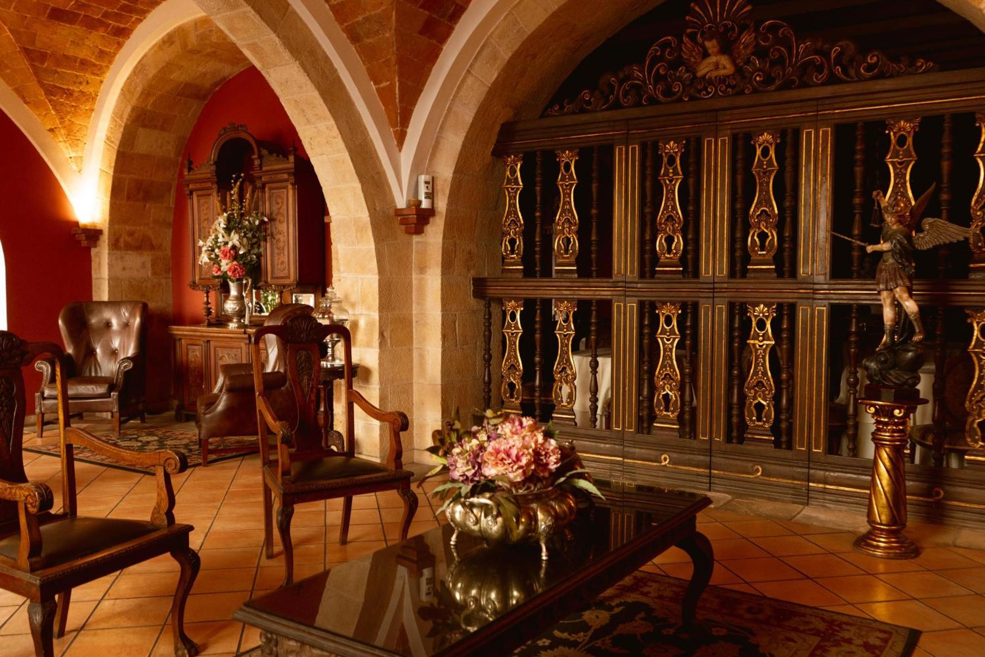 סוקרה Parador Santa Maria La Real מראה חיצוני תמונה