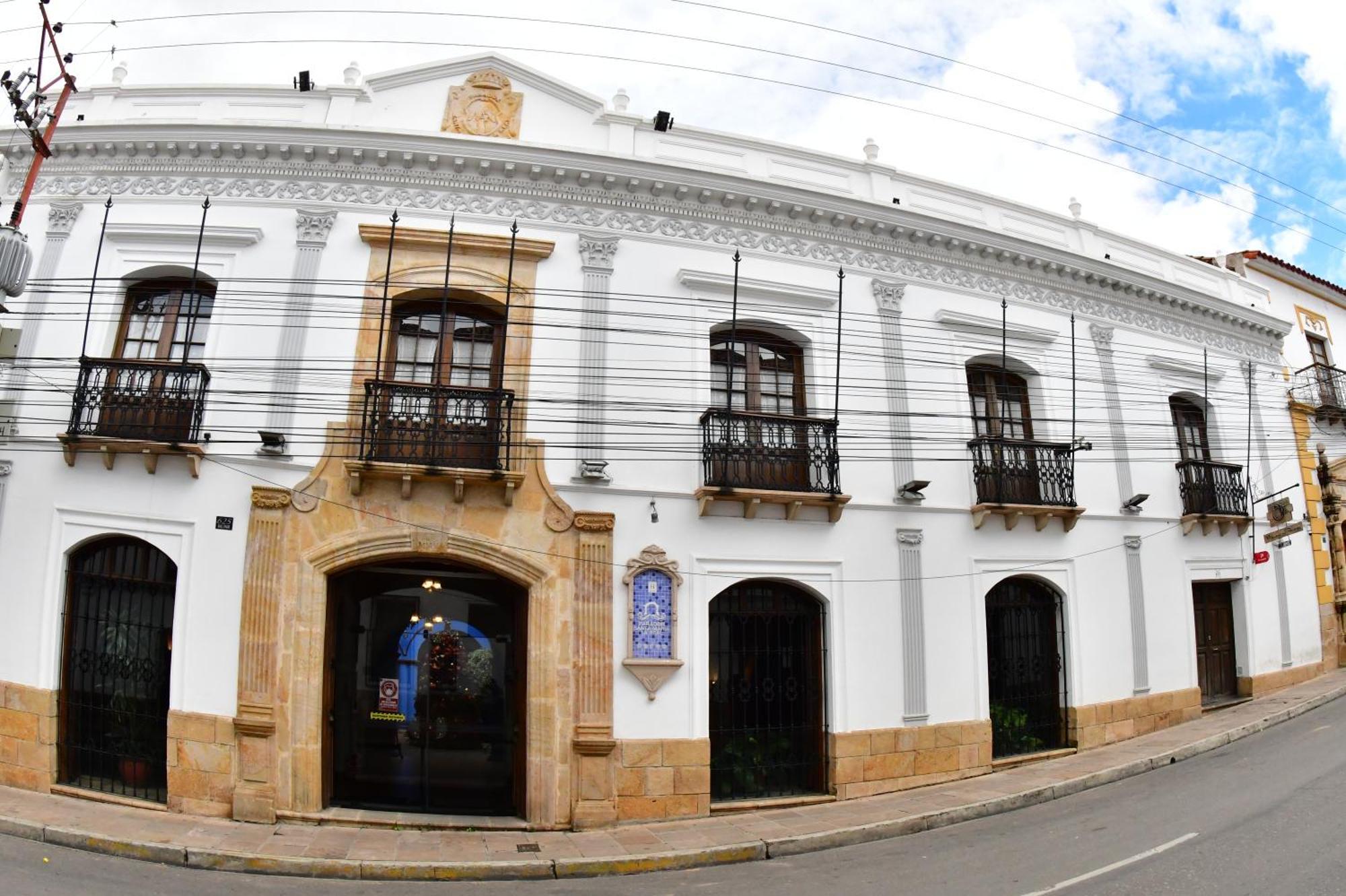 סוקרה Parador Santa Maria La Real מראה חיצוני תמונה